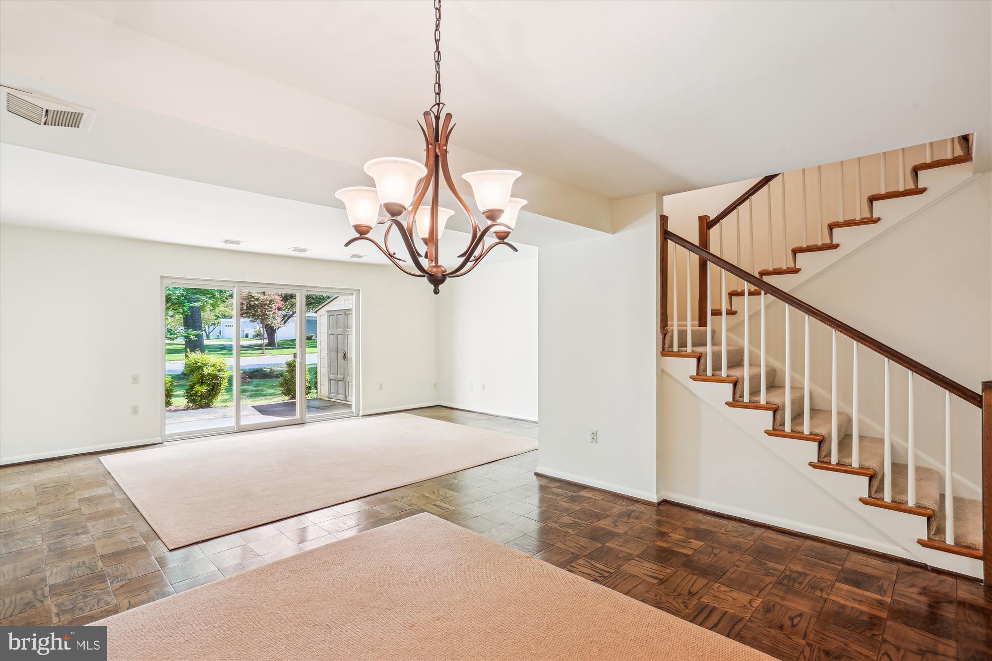 LEISURE WORLD - Residential