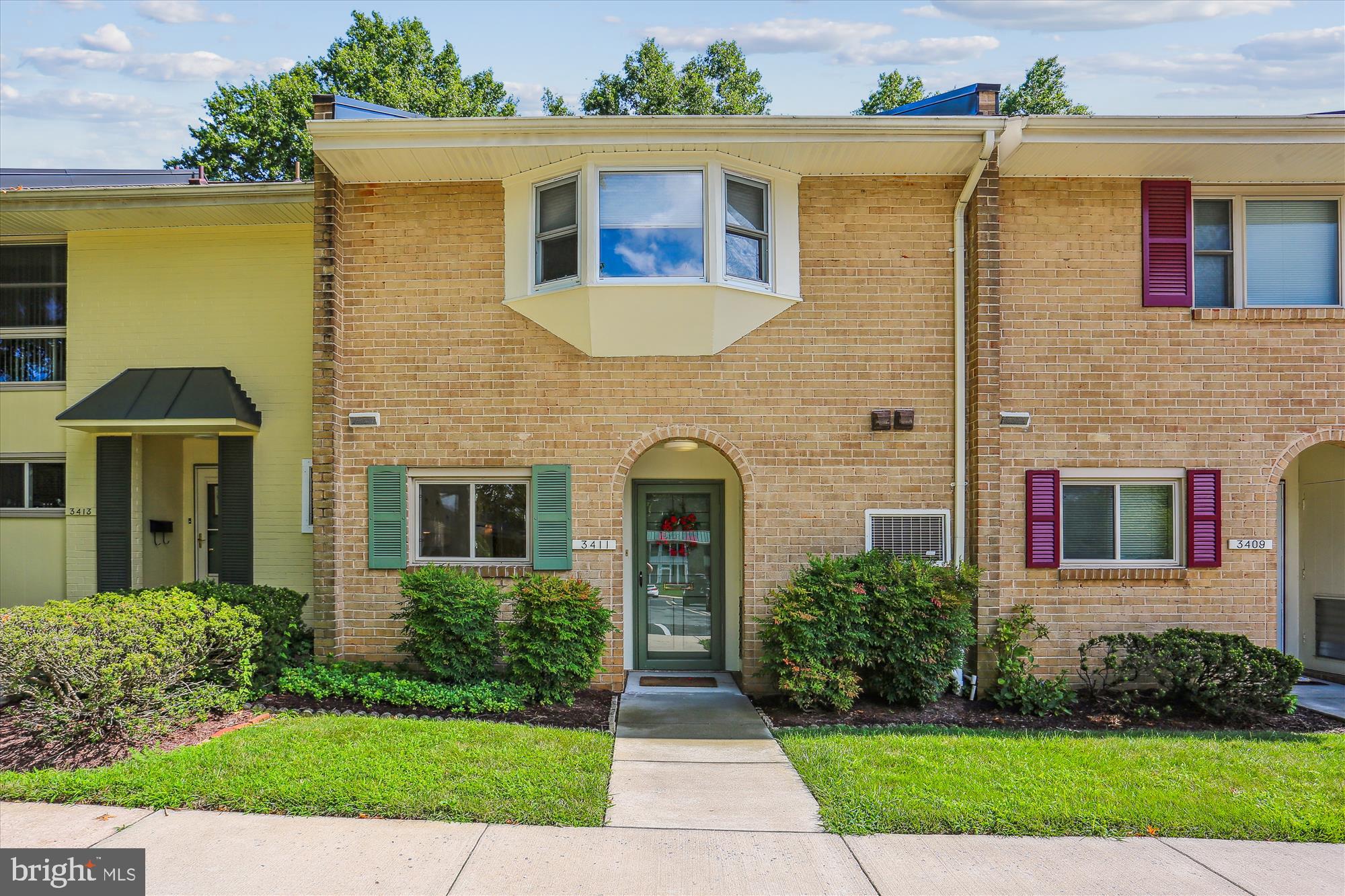 LEISURE WORLD - Residential