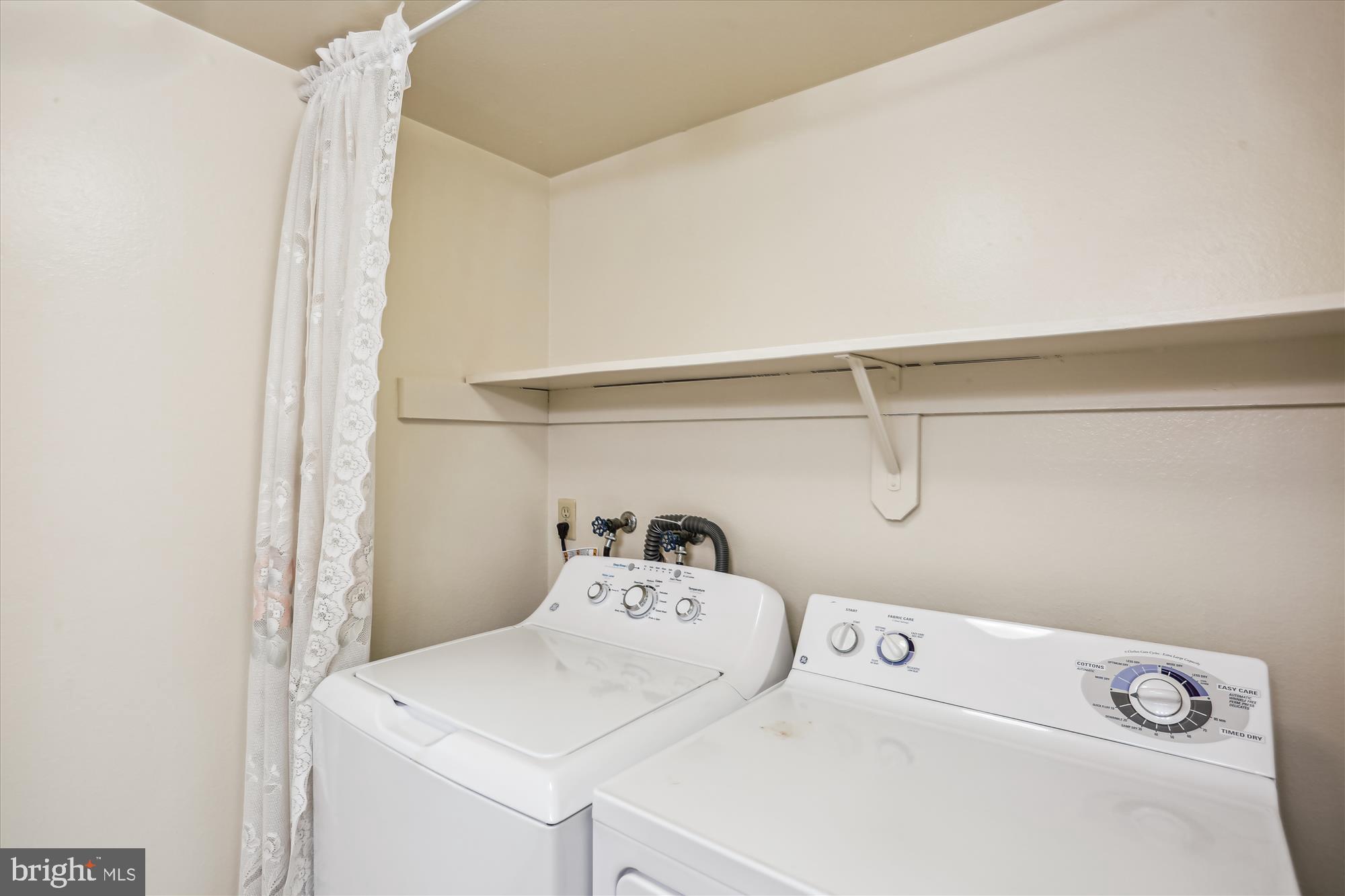 LEISURE WORLD - Residential