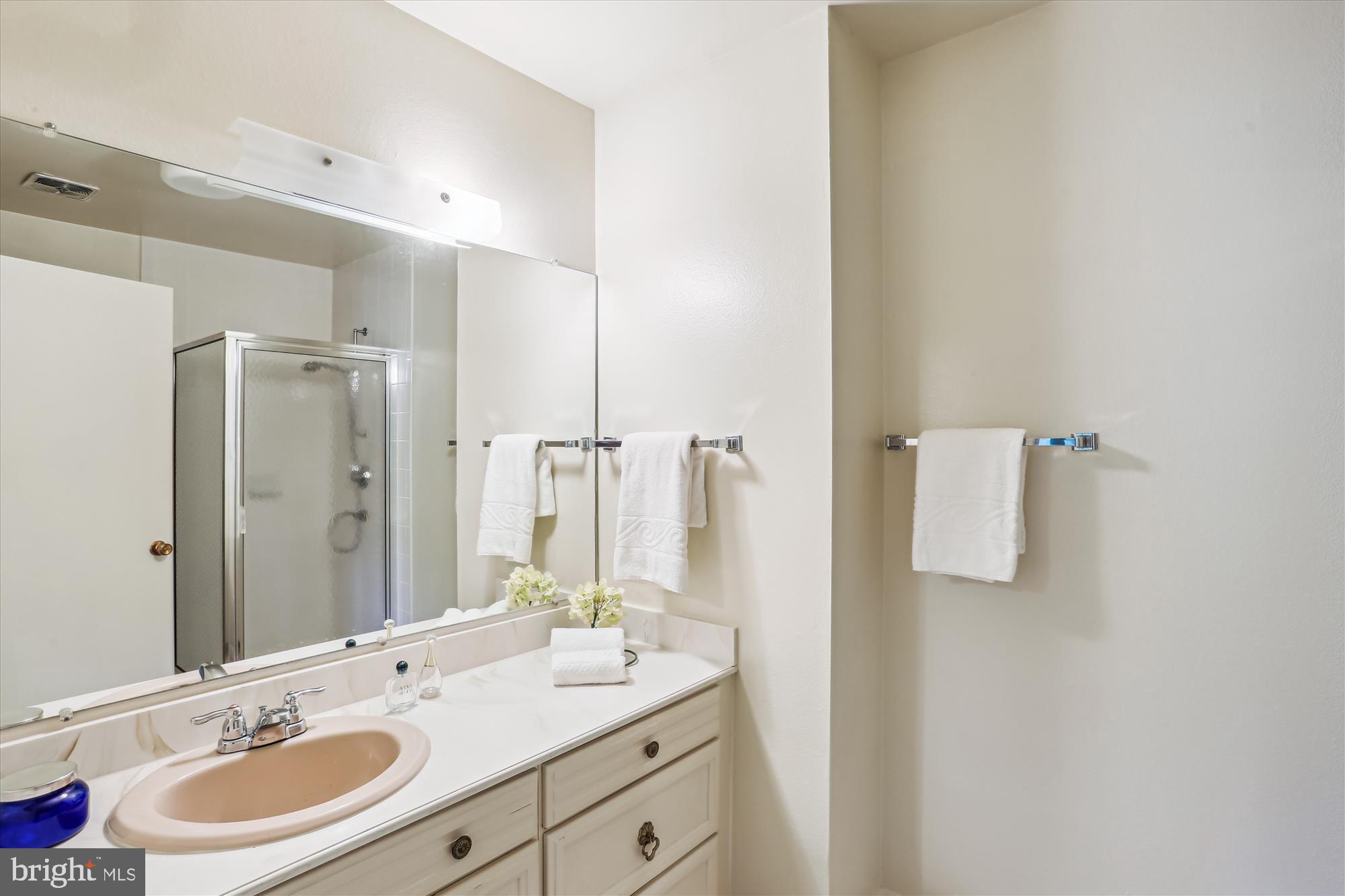 LEISURE WORLD - Residential