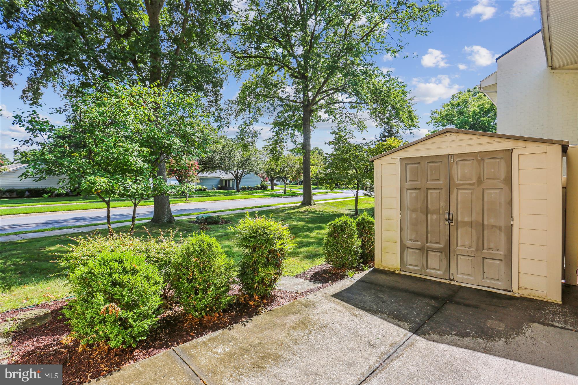 LEISURE WORLD - Residential