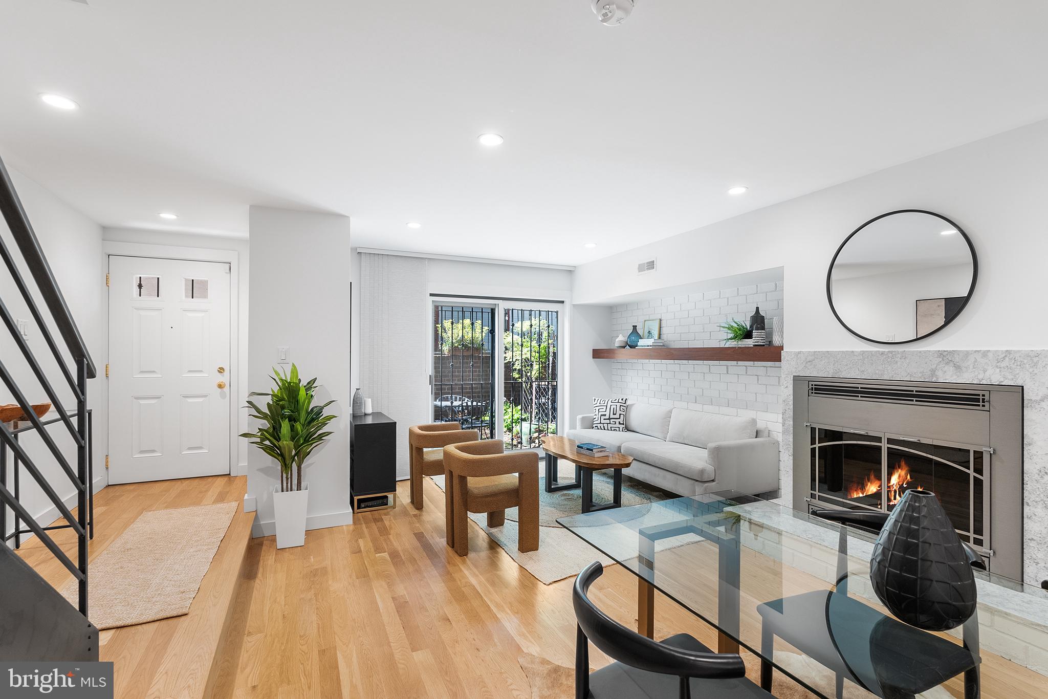 SOCIETY HILL - Residential