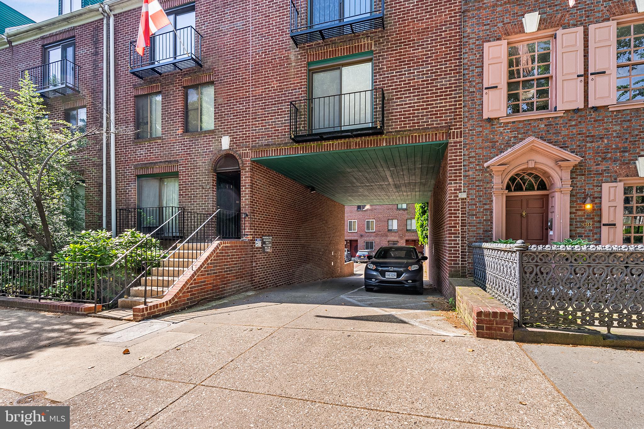 SOCIETY HILL - Residential