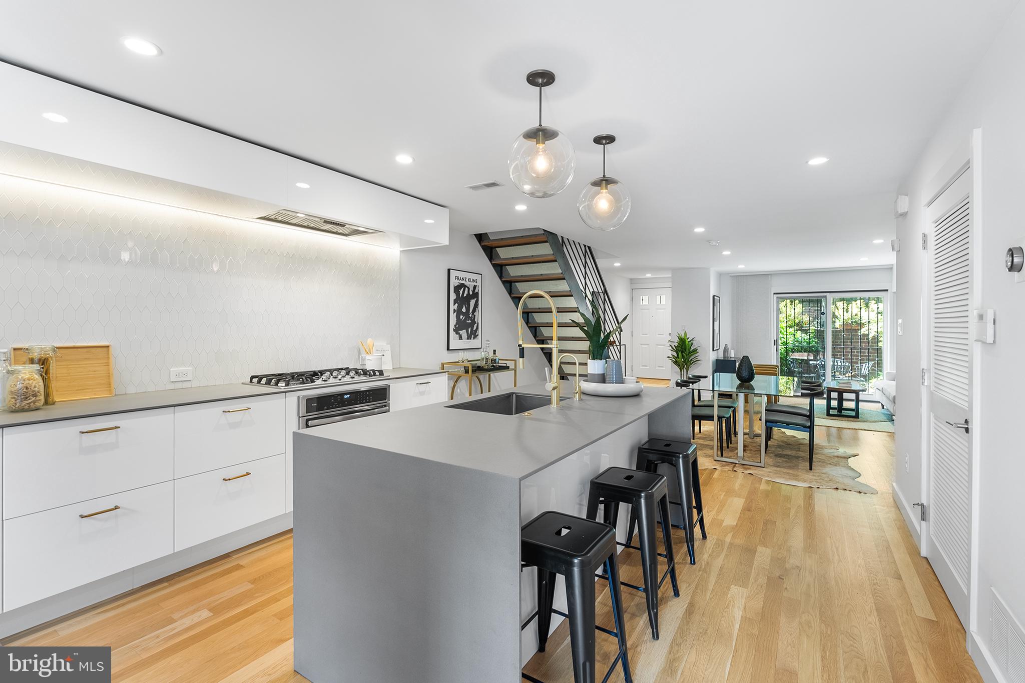 SOCIETY HILL - Residential