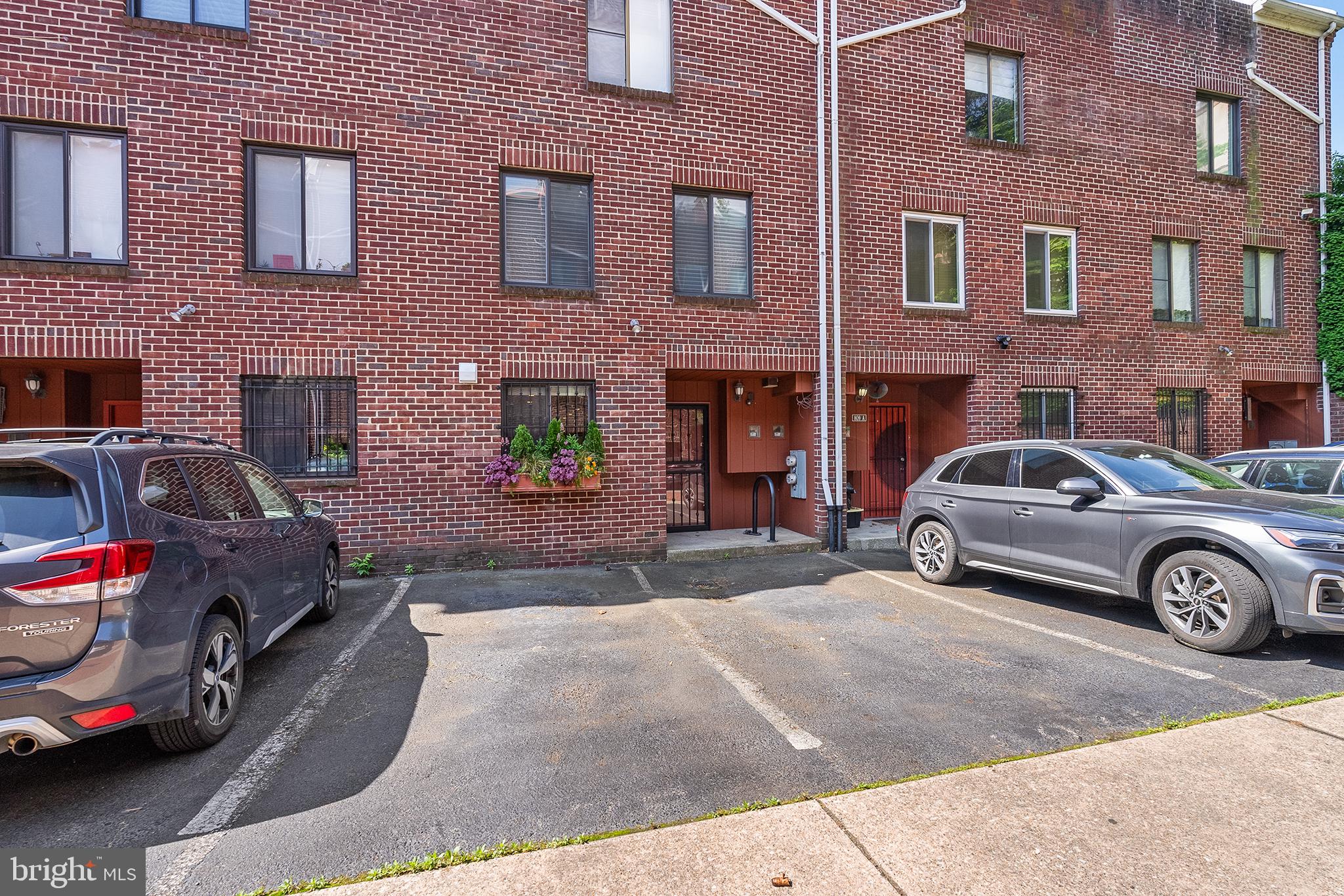 SOCIETY HILL - Residential