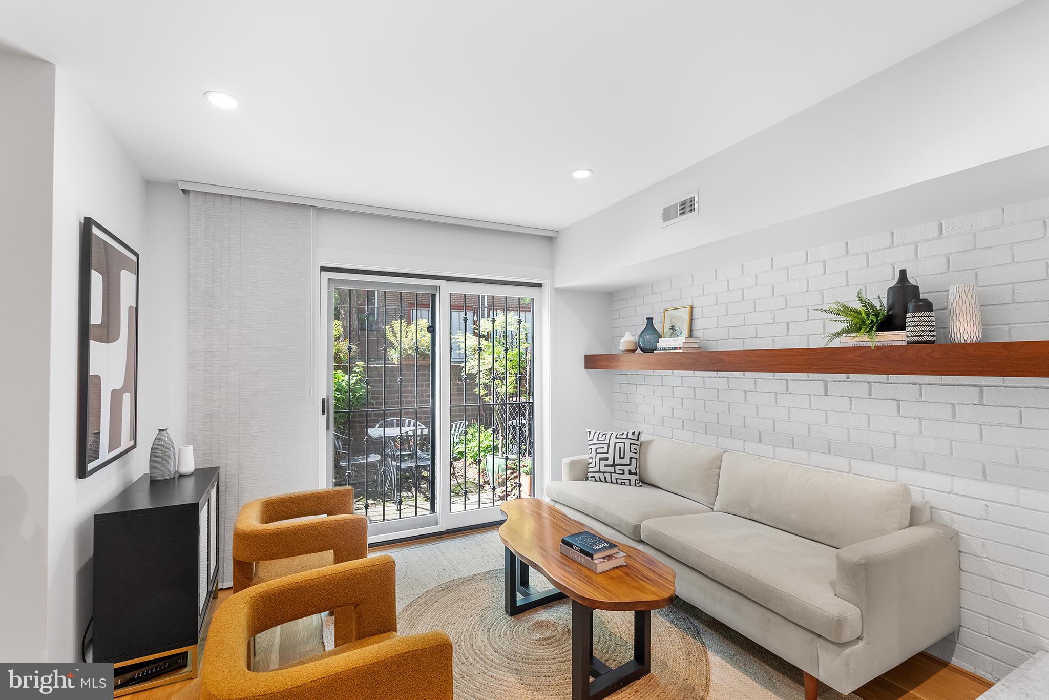 SOCIETY HILL - Residential