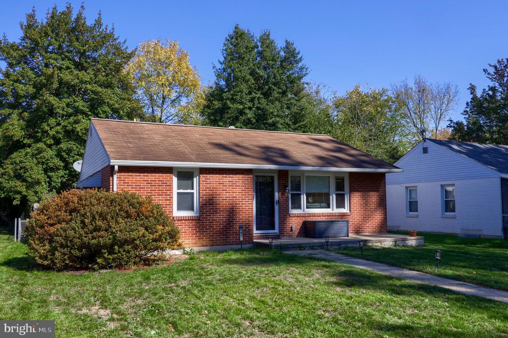 Photo of 1007 Midway Avenue, Lancaster, PA 17601 (MLS # PALA2059210)