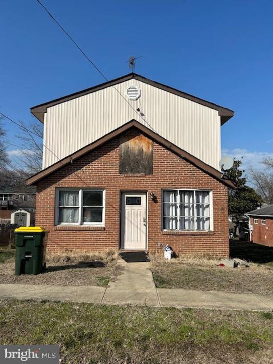 This property is a combination Estate Sale (being sold in AS IS condition) and a pre-approved short sale (Buyer is responsible for all closing costs).

4Bd/2Ba, detached property in need of re-hab. Crawl space, Possible off street parking.   Several out buildings, partially fenced yard.

PLEASE BE CAREFUL WHEN USING SPIRAL STAIRCASE TO 2ND FLOOR

Asset Manager and PR for the estate prefer the use of Gemini Title.