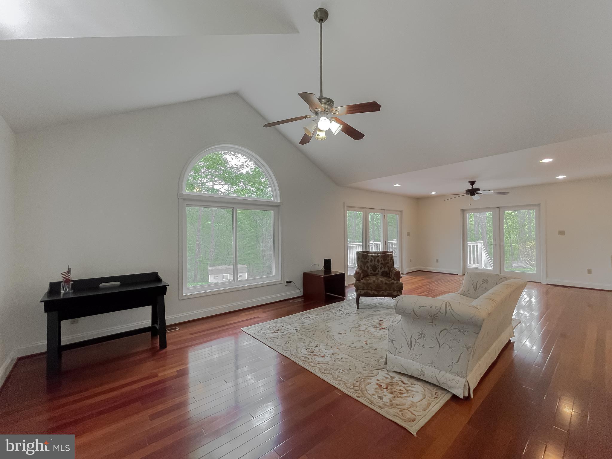 ESPERANZA FARMS - Residential