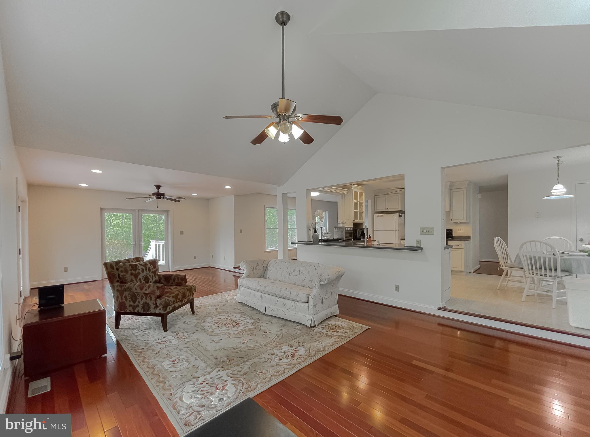 ESPERANZA FARMS - Residential