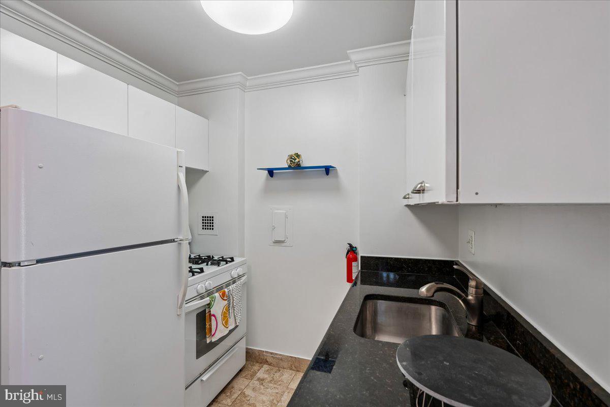 922 24TH STREET NW 415