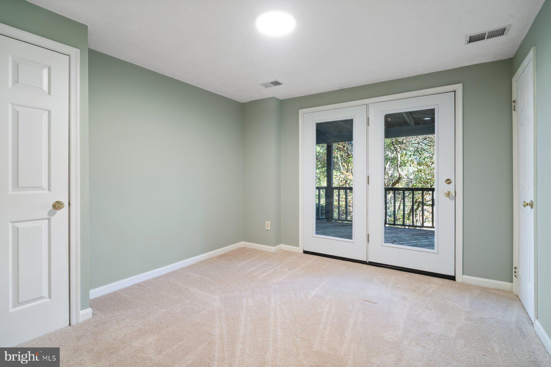 THE MEADOWS - Residential