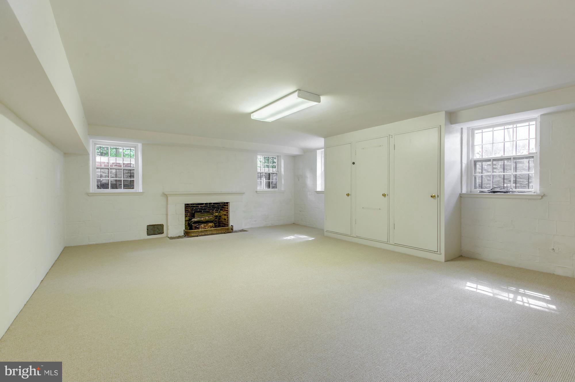 SPRING VALLEY - Residential