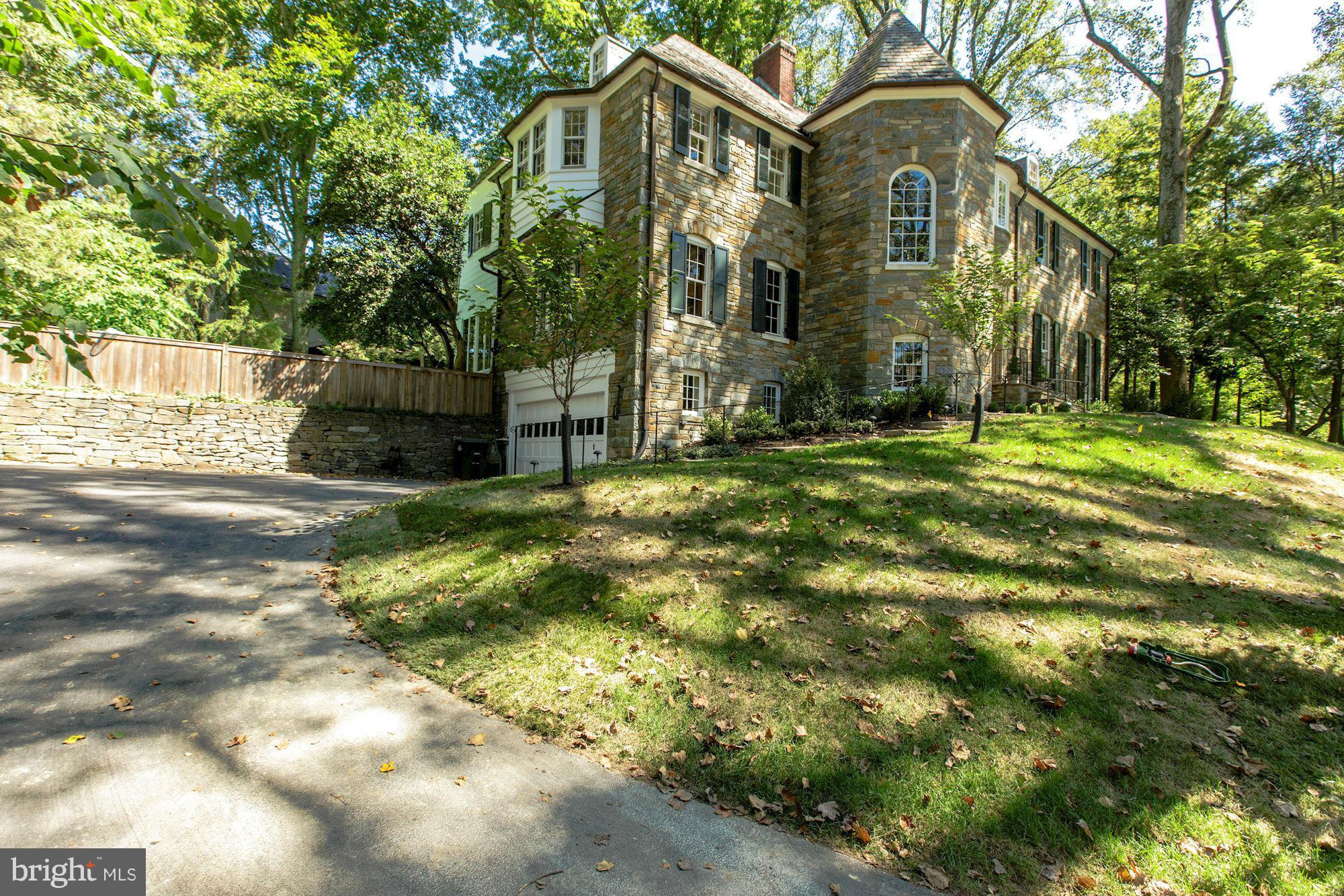 SPRING VALLEY - Residential