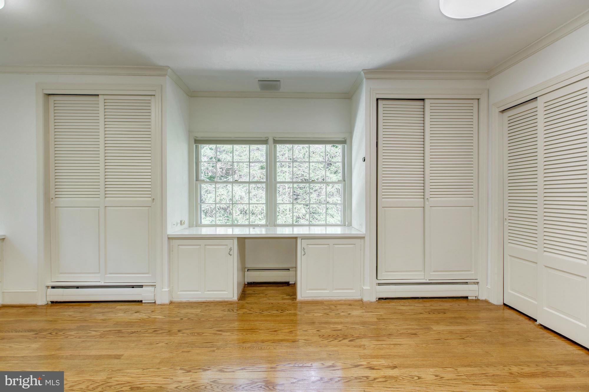 SPRING VALLEY - Residential