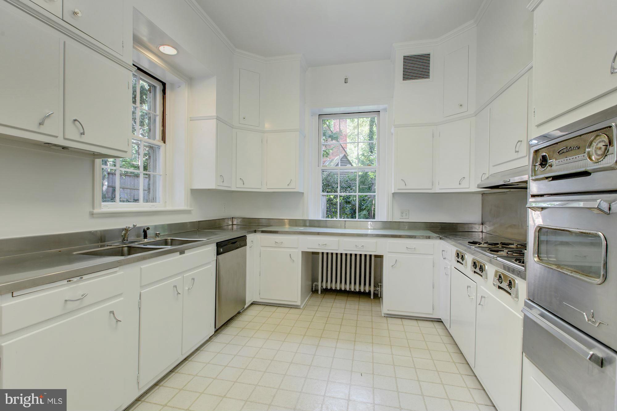 SPRING VALLEY - Residential