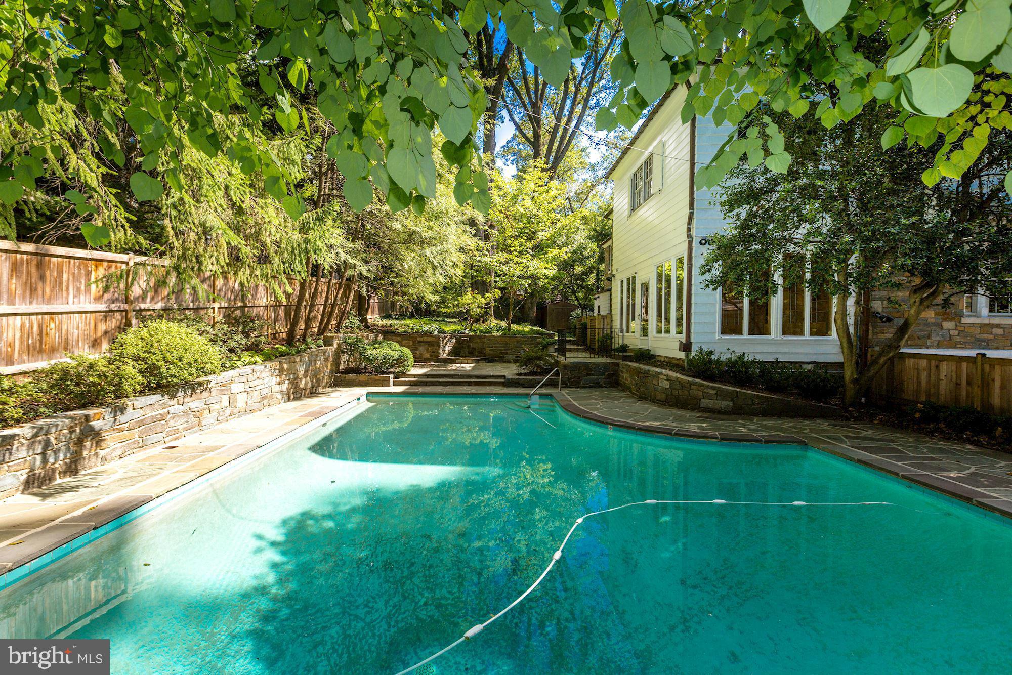 SPRING VALLEY - Residential