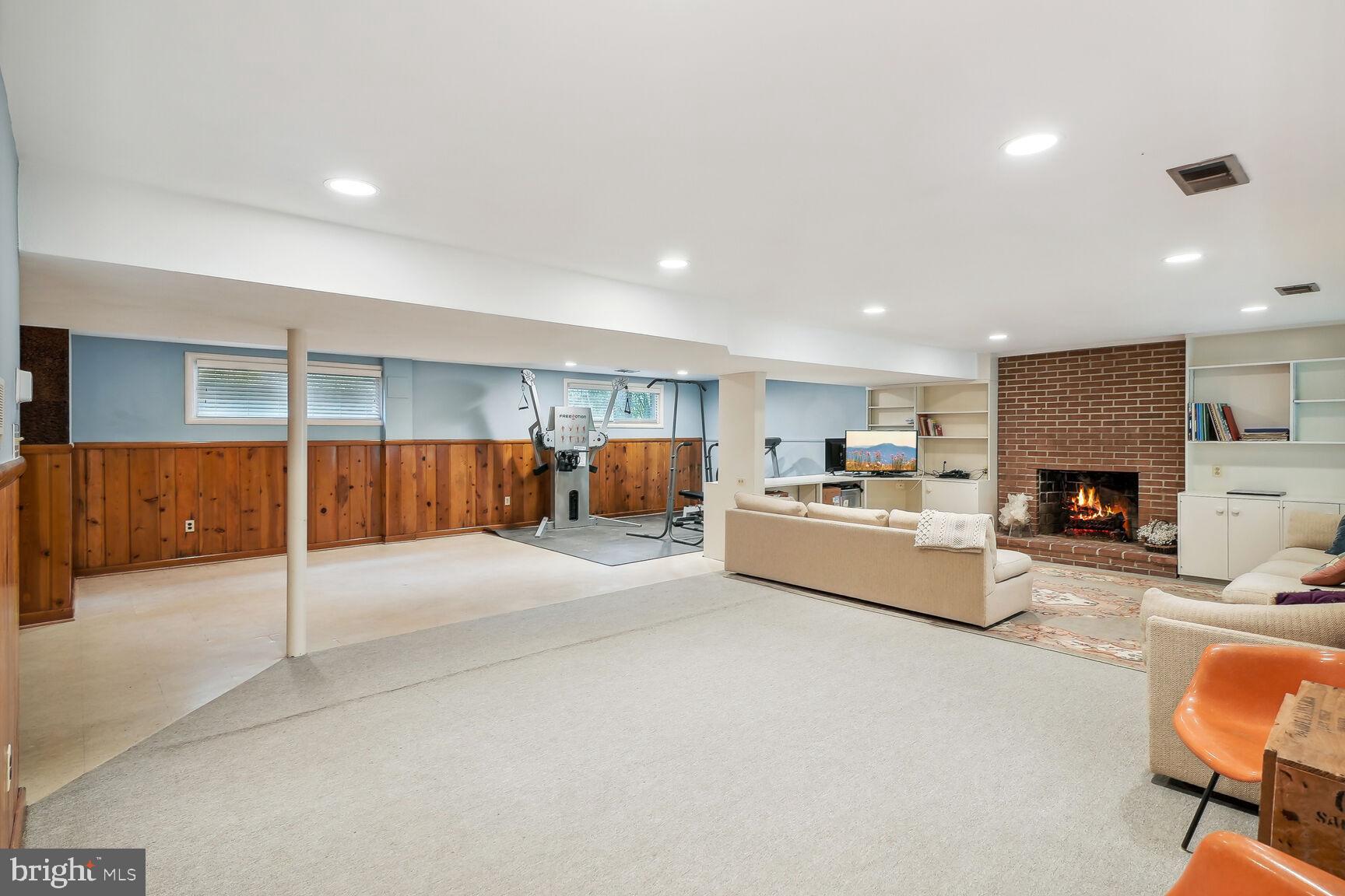 KENWOOD PARK - Residential