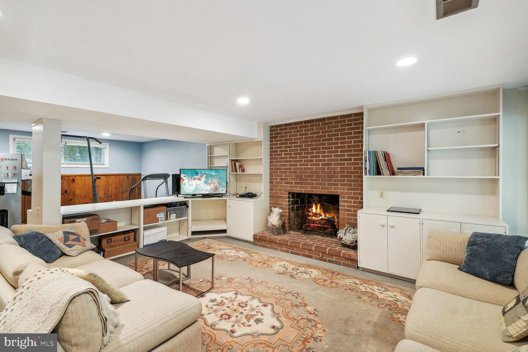 KENWOOD PARK - Residential