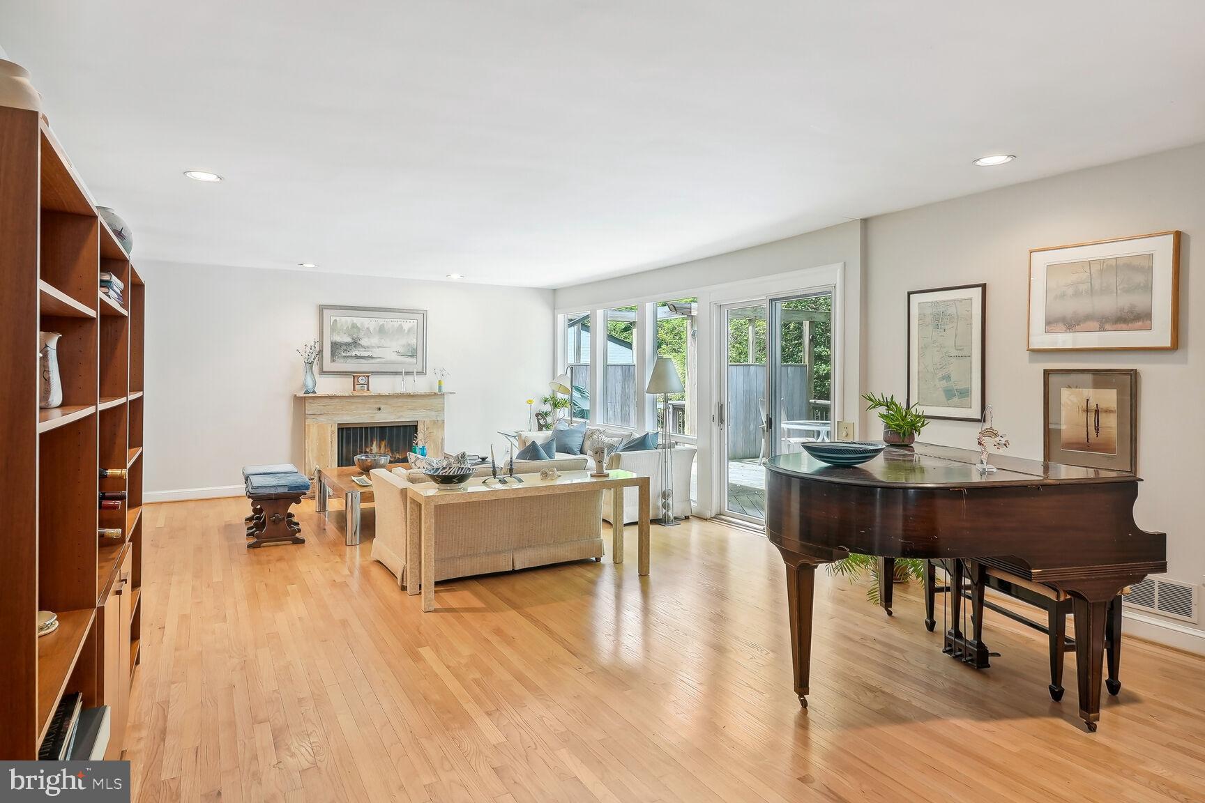 KENWOOD PARK - Residential