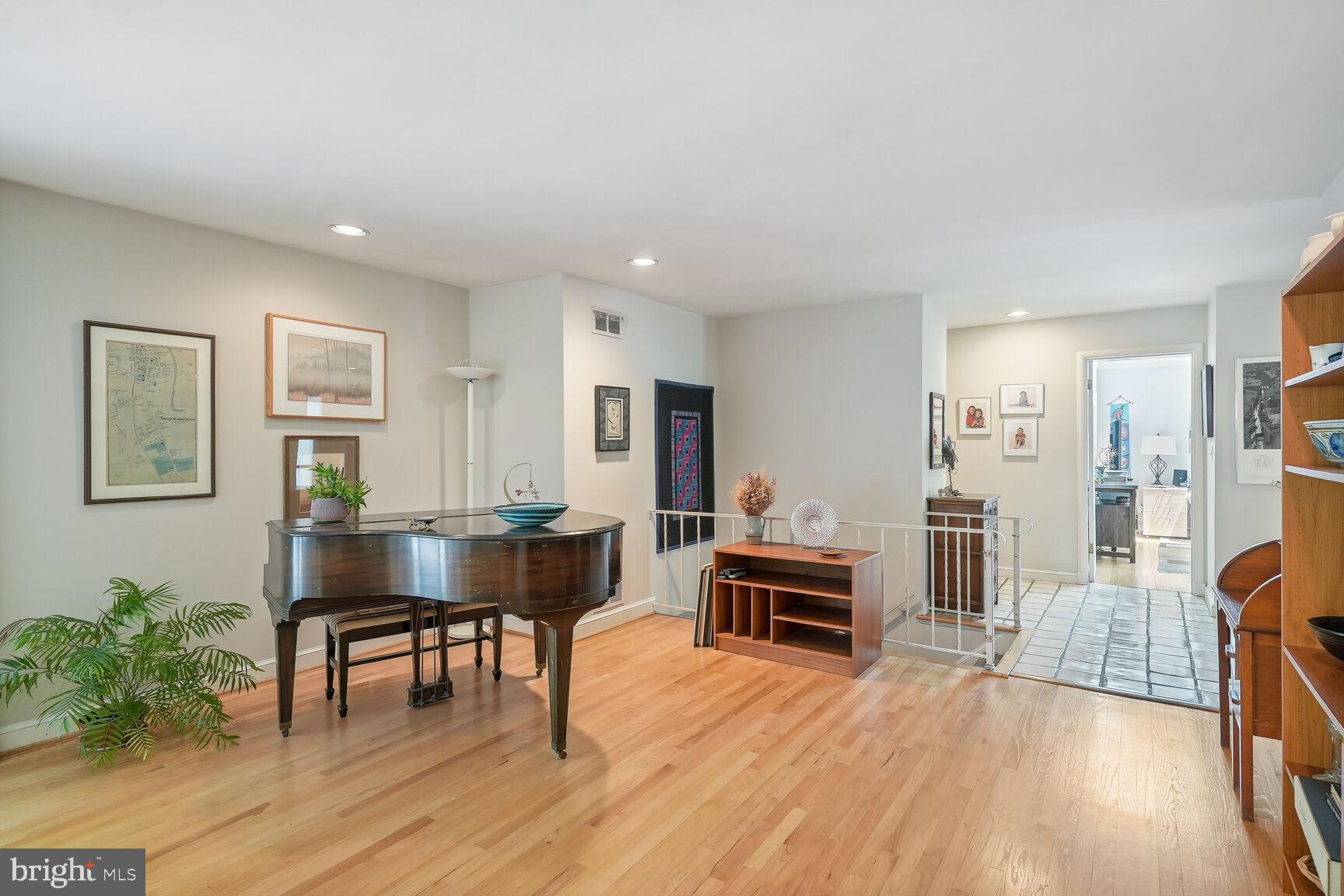 KENWOOD PARK - Residential