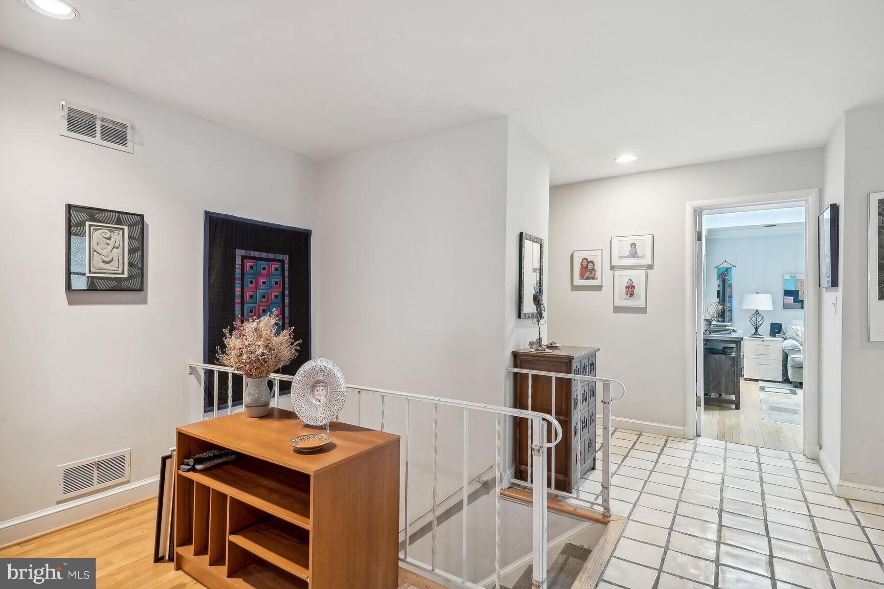 KENWOOD PARK - Residential