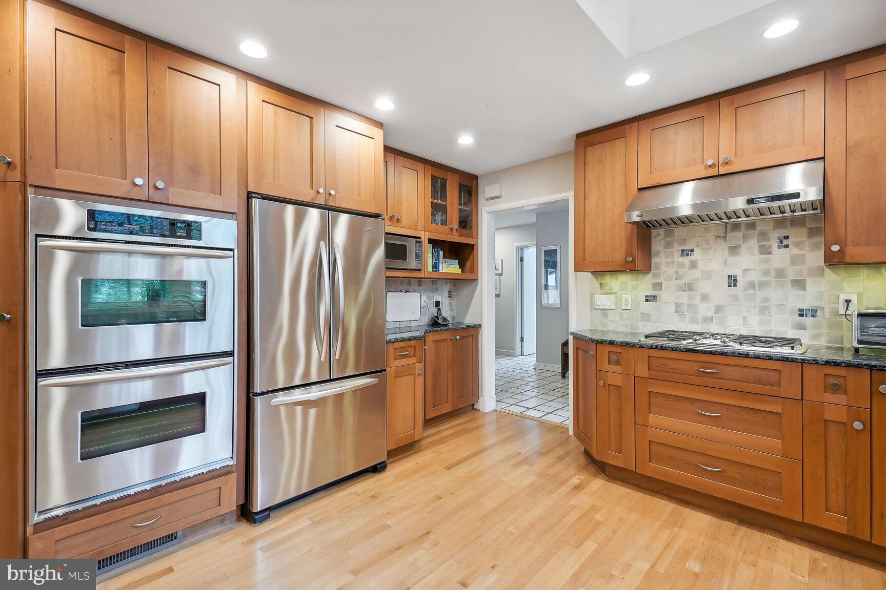 KENWOOD PARK - Residential