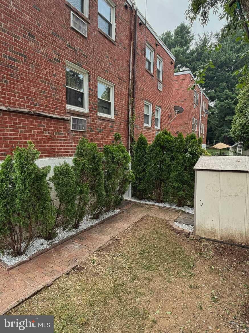 210 LOCKART LANE