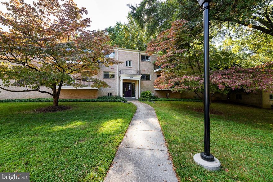 POPULAR PARKSIDE CONDOMINIUMS. STEPS TO THE GROSVENOR METRO STATION ON THE RED LINE. NEAR NIH AND WALTER REED. GREAT RENTAL LISTING. VERY DESIRABLE! 2 BEDROOMS, TWO FULL BATHROOMS. TOP FLOOR. BALCONY. ON THE BACK OF THE BUILDING OVER LOOKING BEAUTIFUL WOODED SETTING. GREAT SUNLIGHT. UPDATED.  IMMACULATELY KEPT. MODERN KITCHEN. STATE OF THE ART BATHROOMS. BOTH FULLY RENOVATED IN 2019. WOOD FLOORS.    
RENT INCLUDES ALL UTILITIES (HEAT, AC, ELECTRIC, GAS, WATER&SEWER), PARKING, STORAGE, AND AMENITIES ( 3 POOLS, 2 TENNIS COURTS, 2 CLUBHOUSES, BALLFIELD, PLAYGROUND, PICNIC AREA WITH GRILLS, COMMUNITY GARDENS)