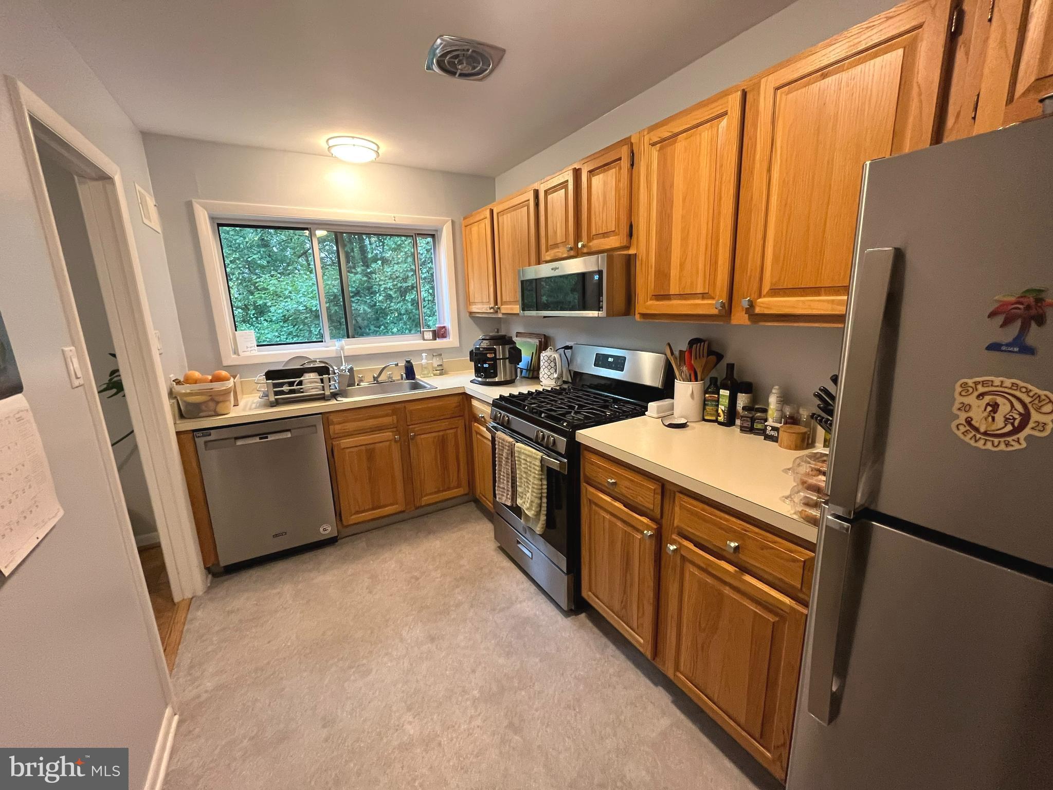 PARKSIDE CONDOMINIUMS - Residential Lease