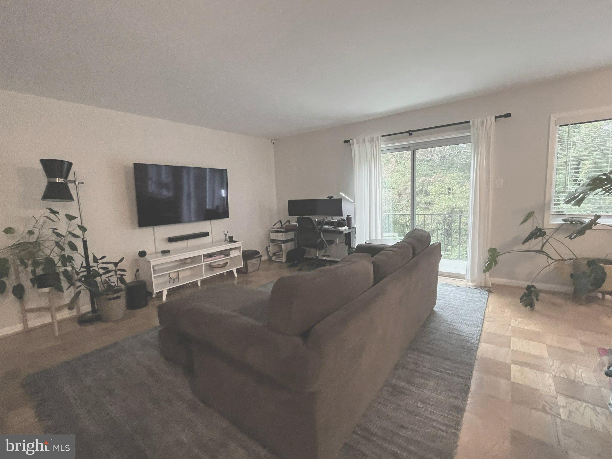 PARKSIDE CONDOMINIUMS - Residential Lease