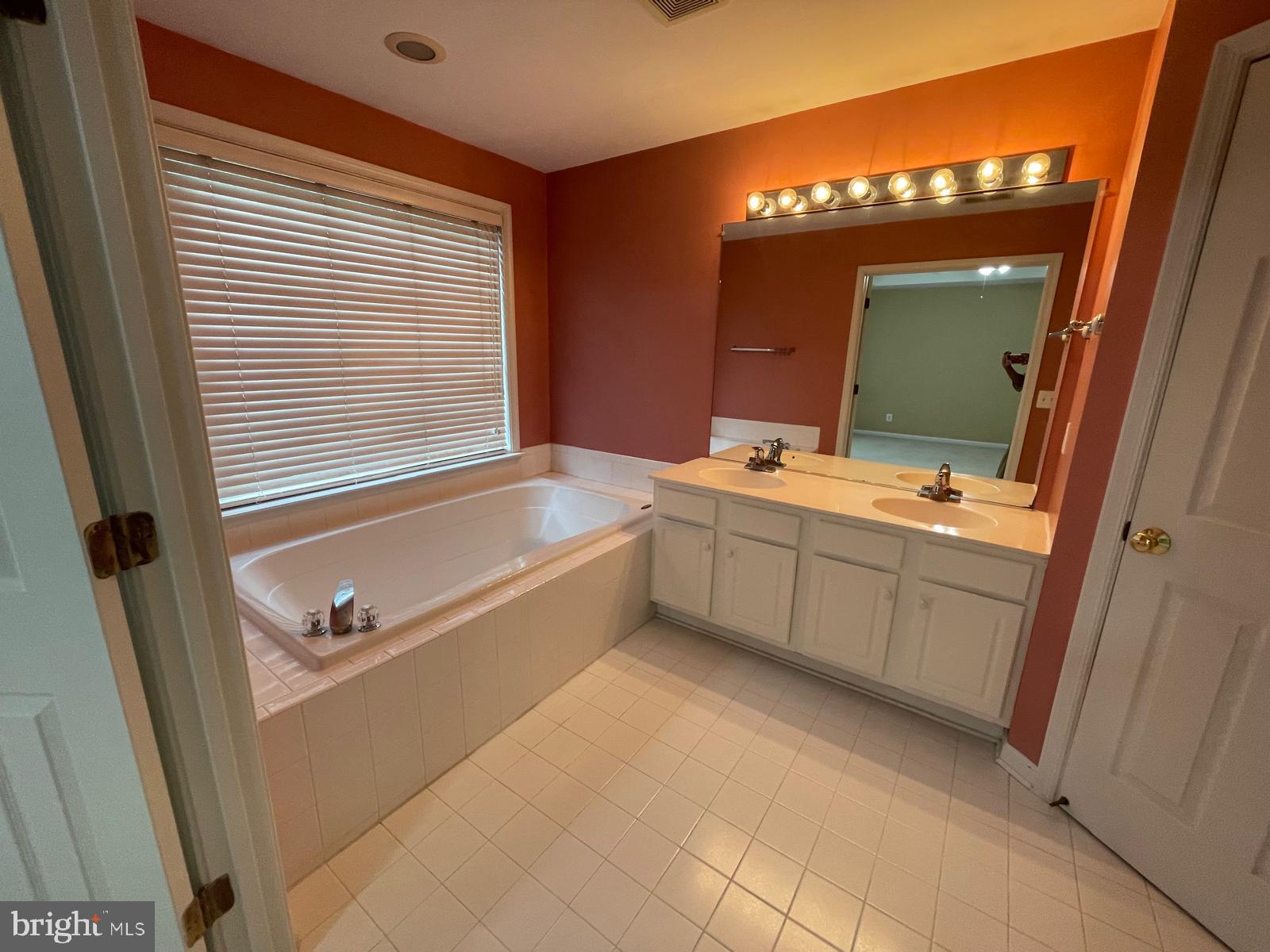 OAKMILL - Residential Lease