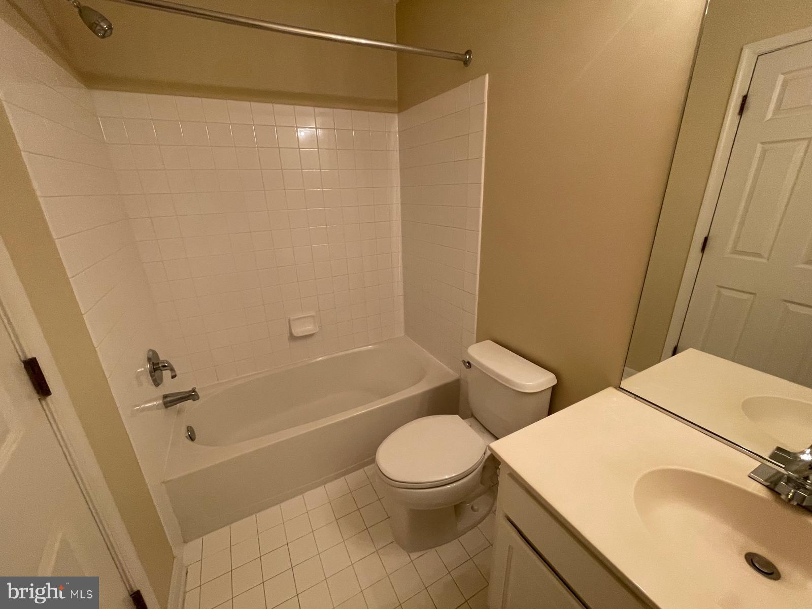 OAKMILL - Residential Lease