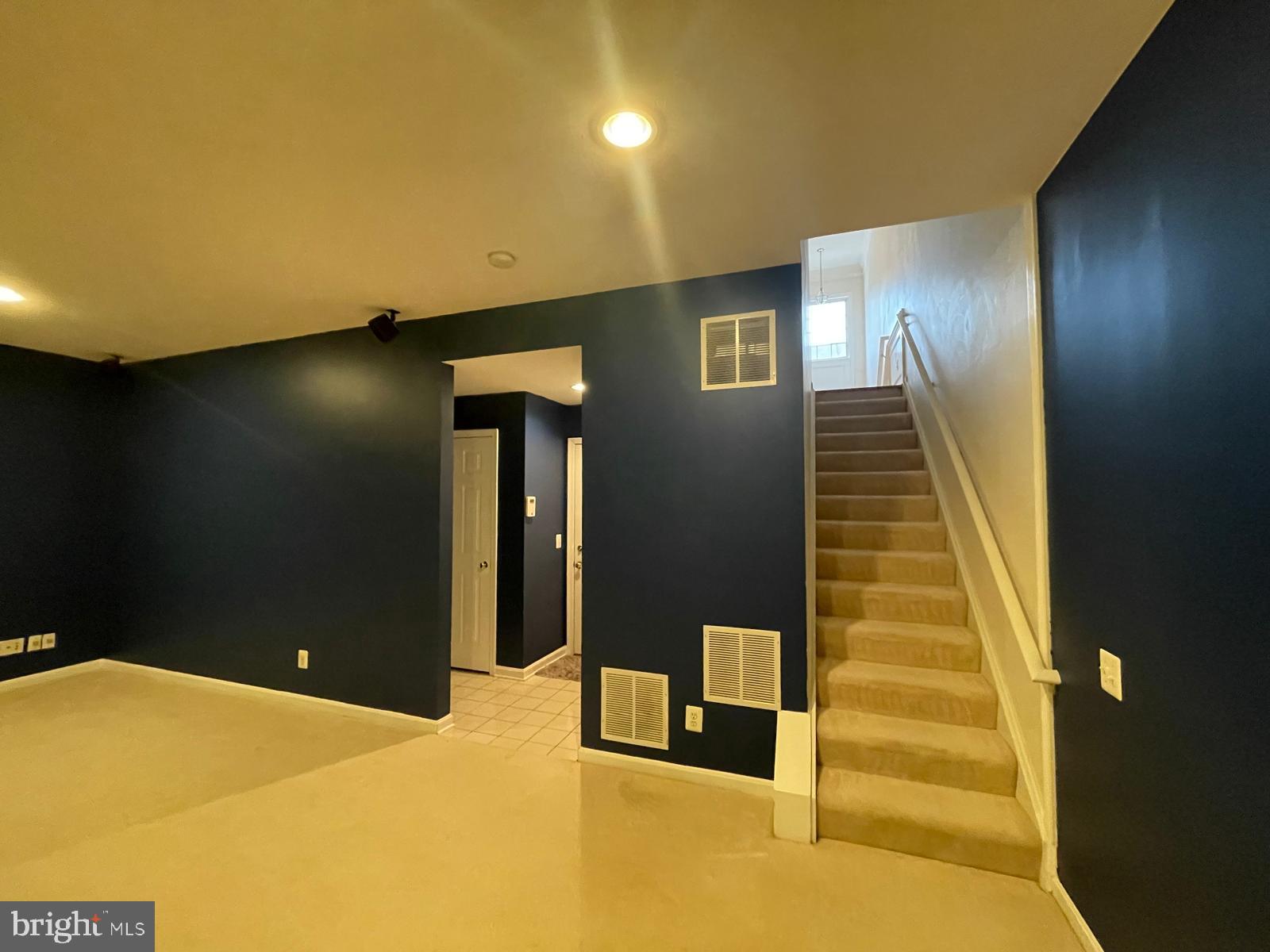 OAKMILL - Residential Lease