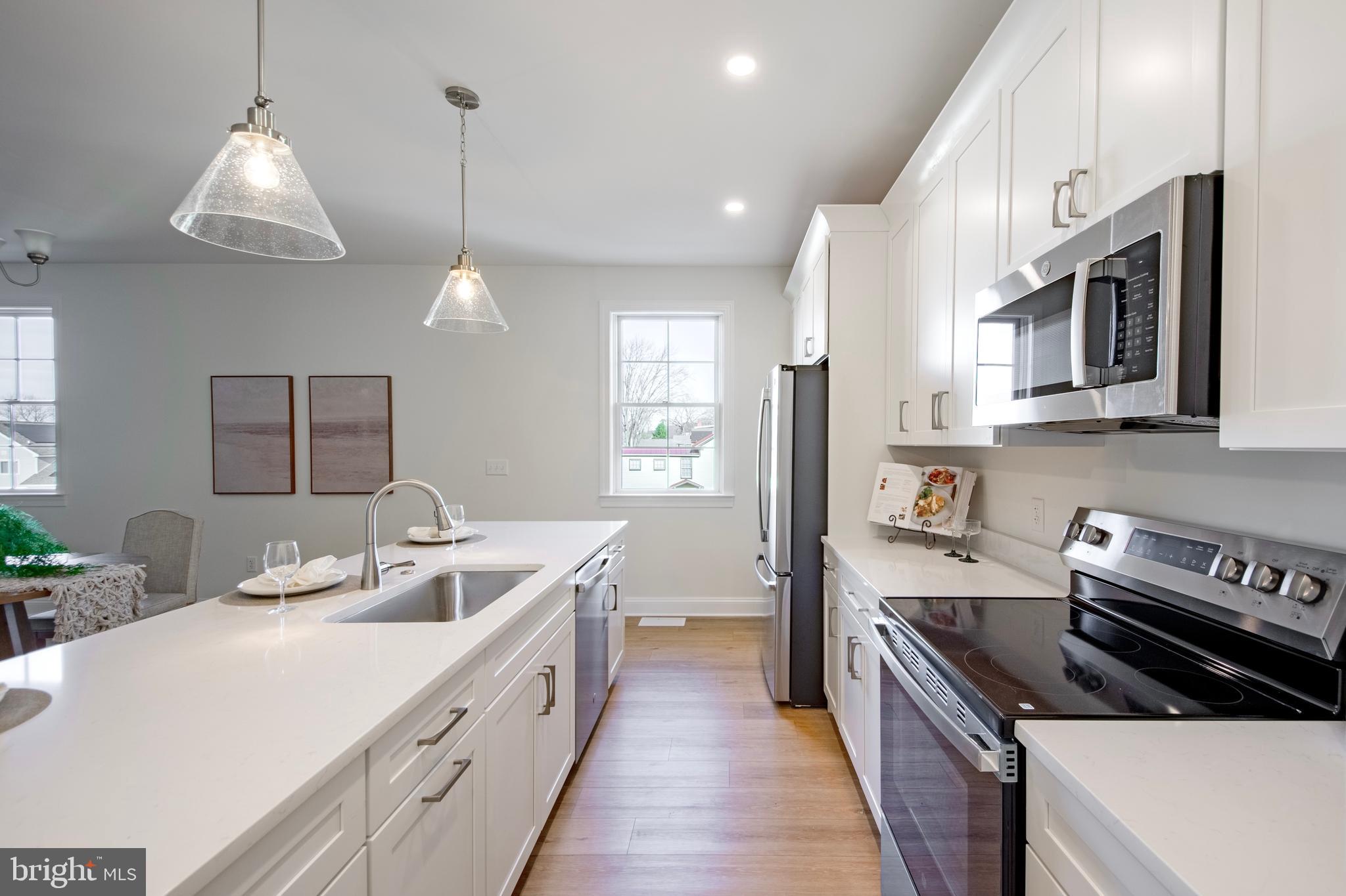 EASTON - Residential Lease