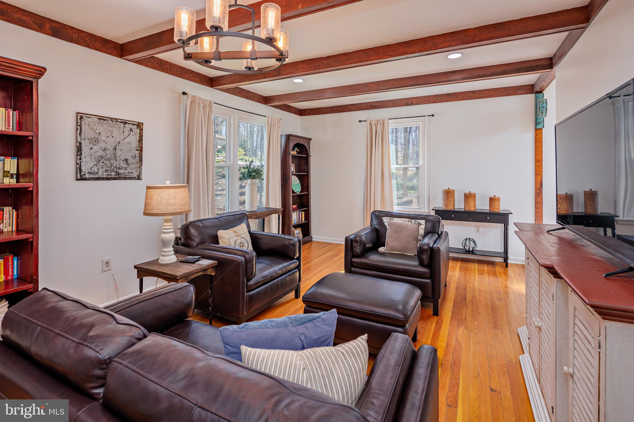 4 CHARTWELL COURT