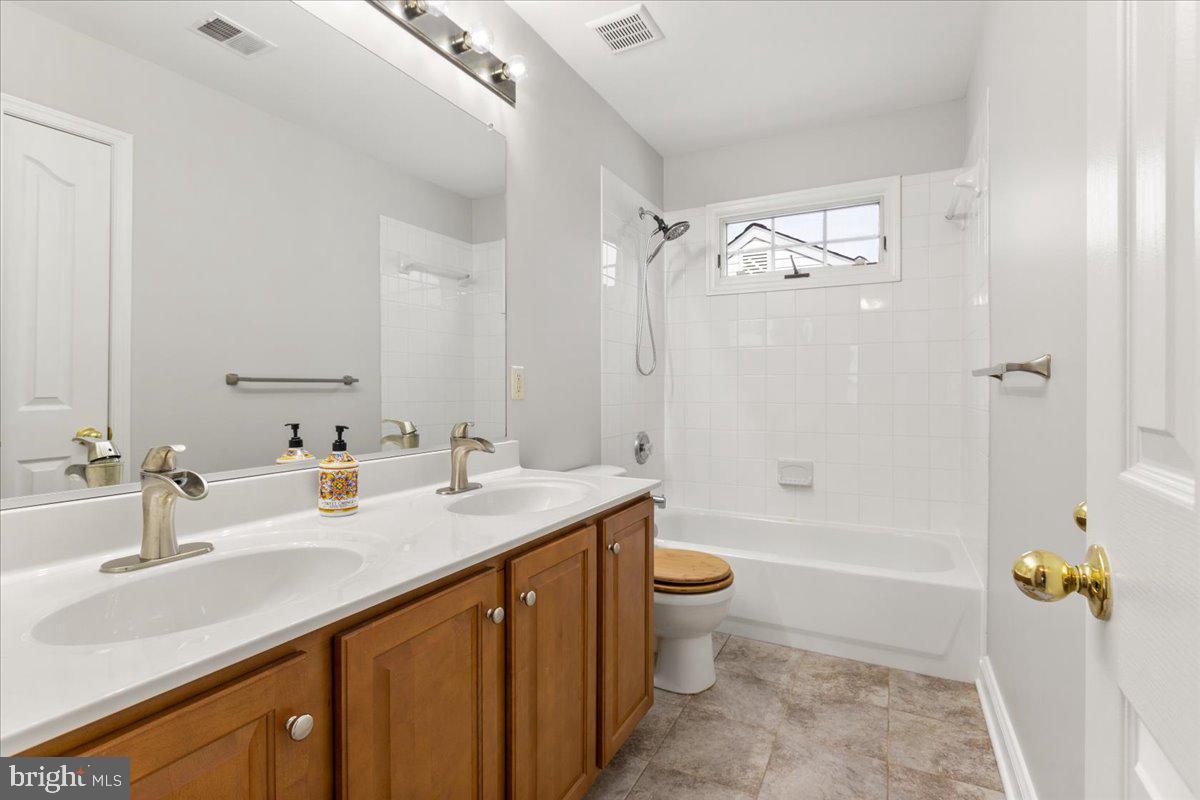 WESLEY WOODS - Residential