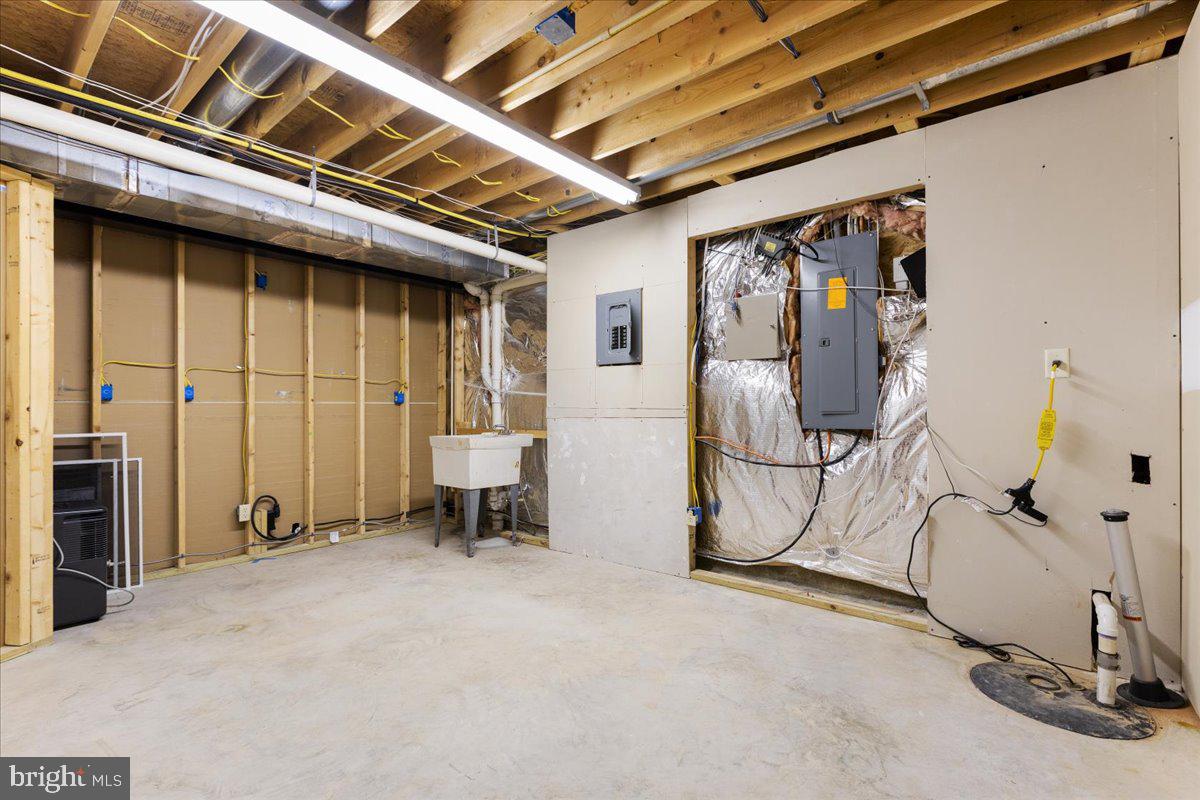 WESLEY WOODS - Residential