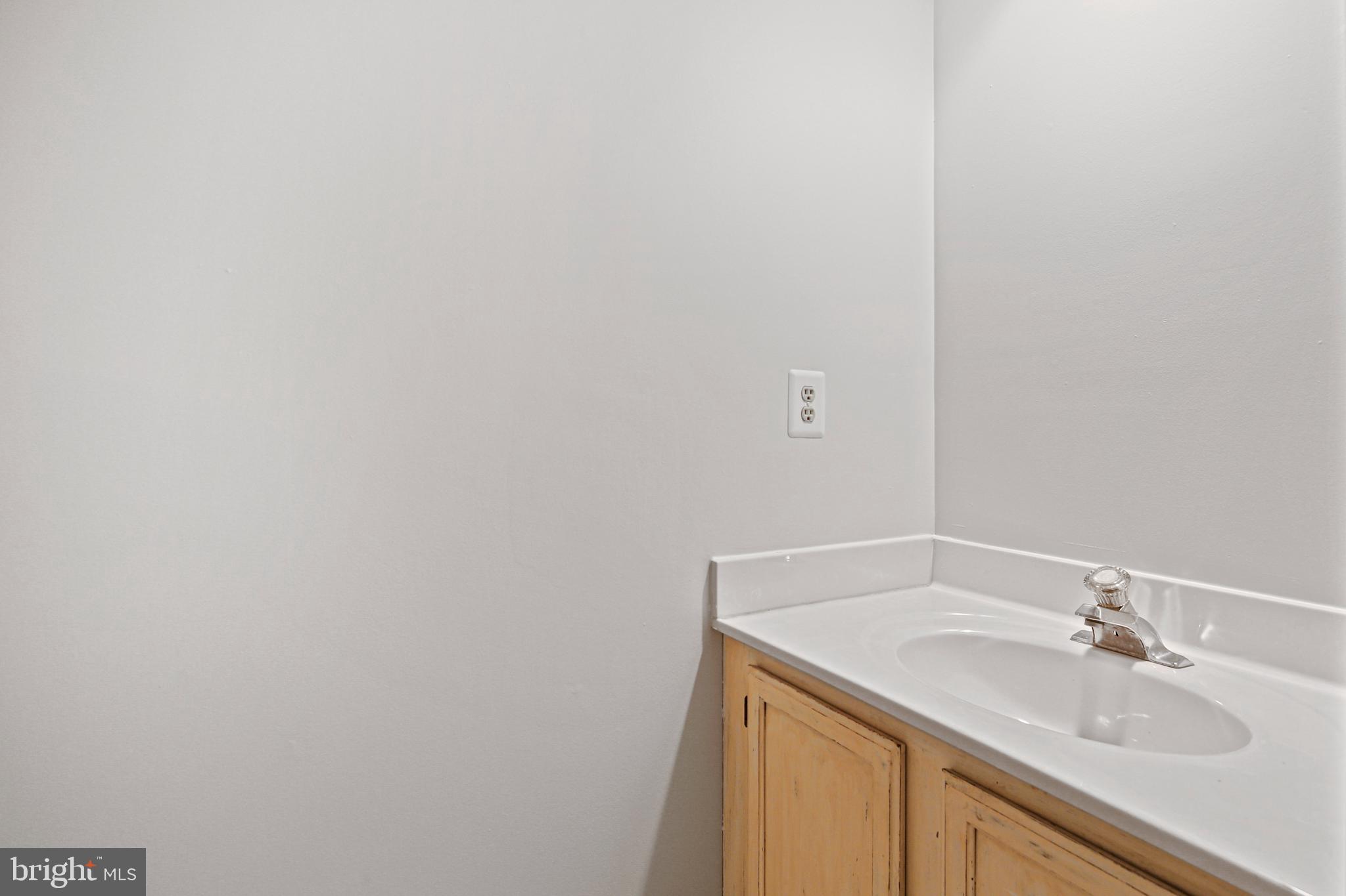 WOODFIELD VILLAGE - Residential