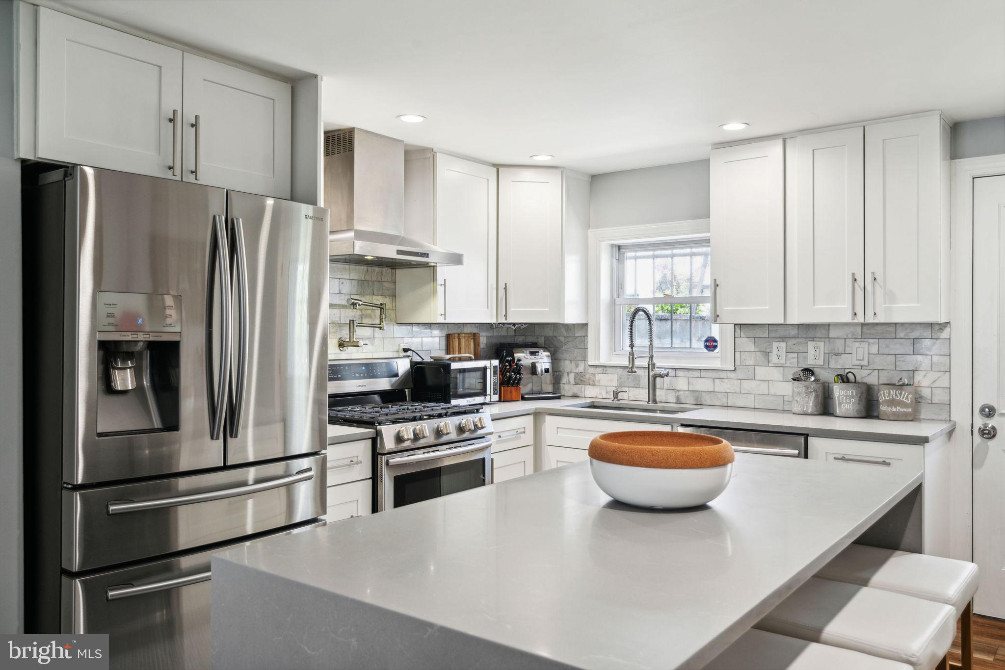 BELLA VISTA - Residential