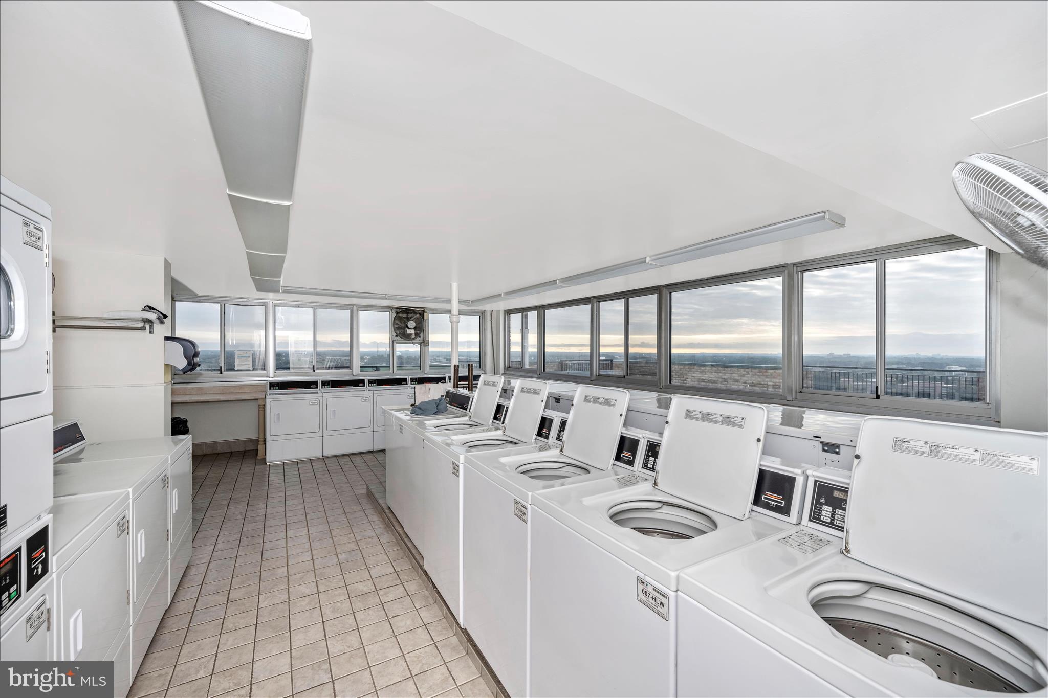 WASHINGTON TOWER - Residential