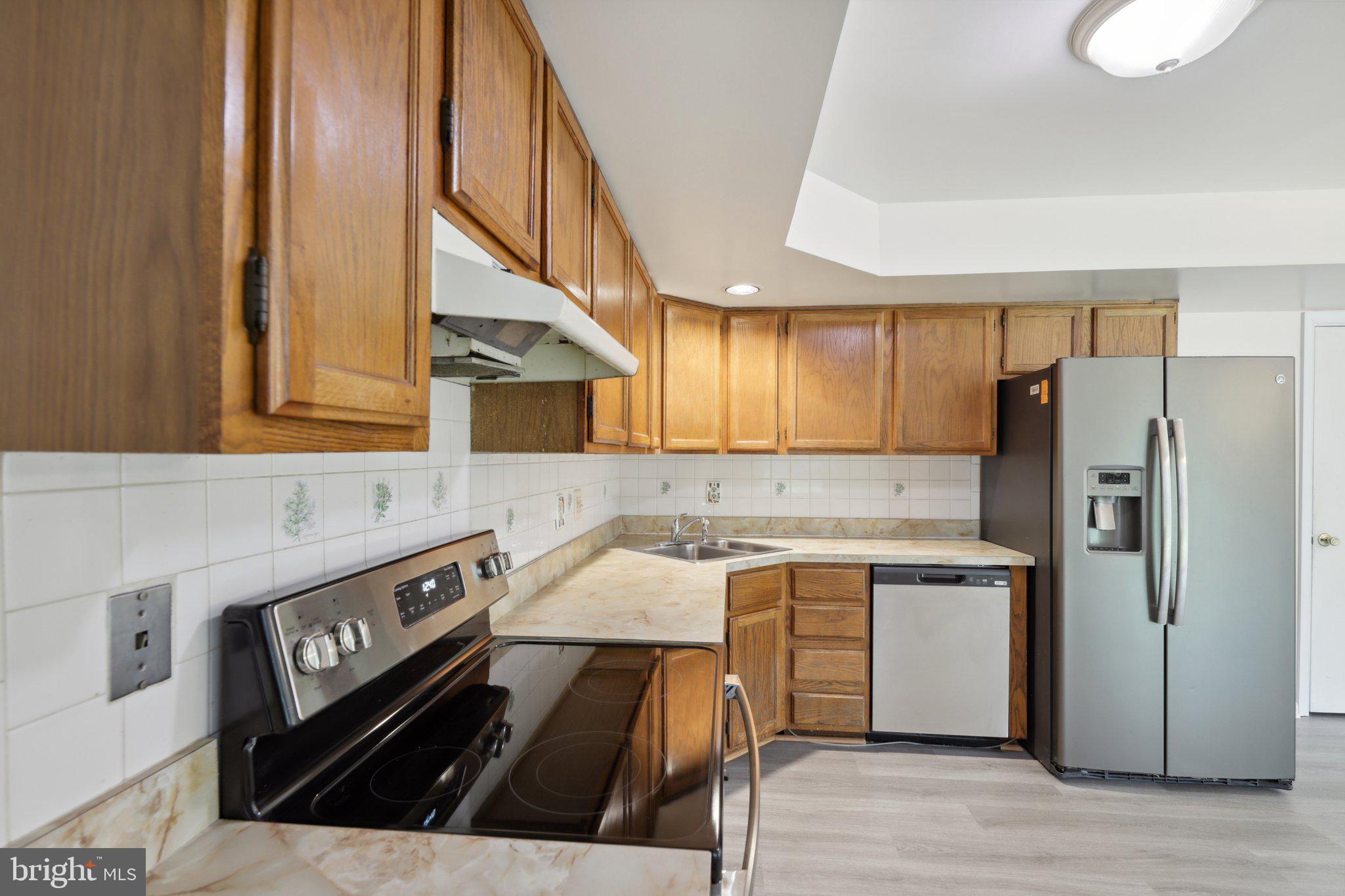 FOX RUN ESTATES - Residential