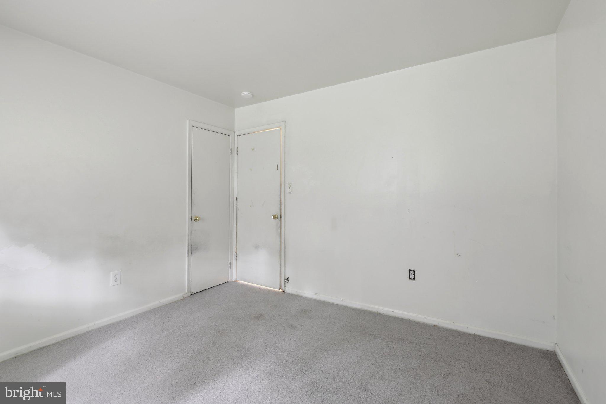 FOX RUN ESTATES - Residential