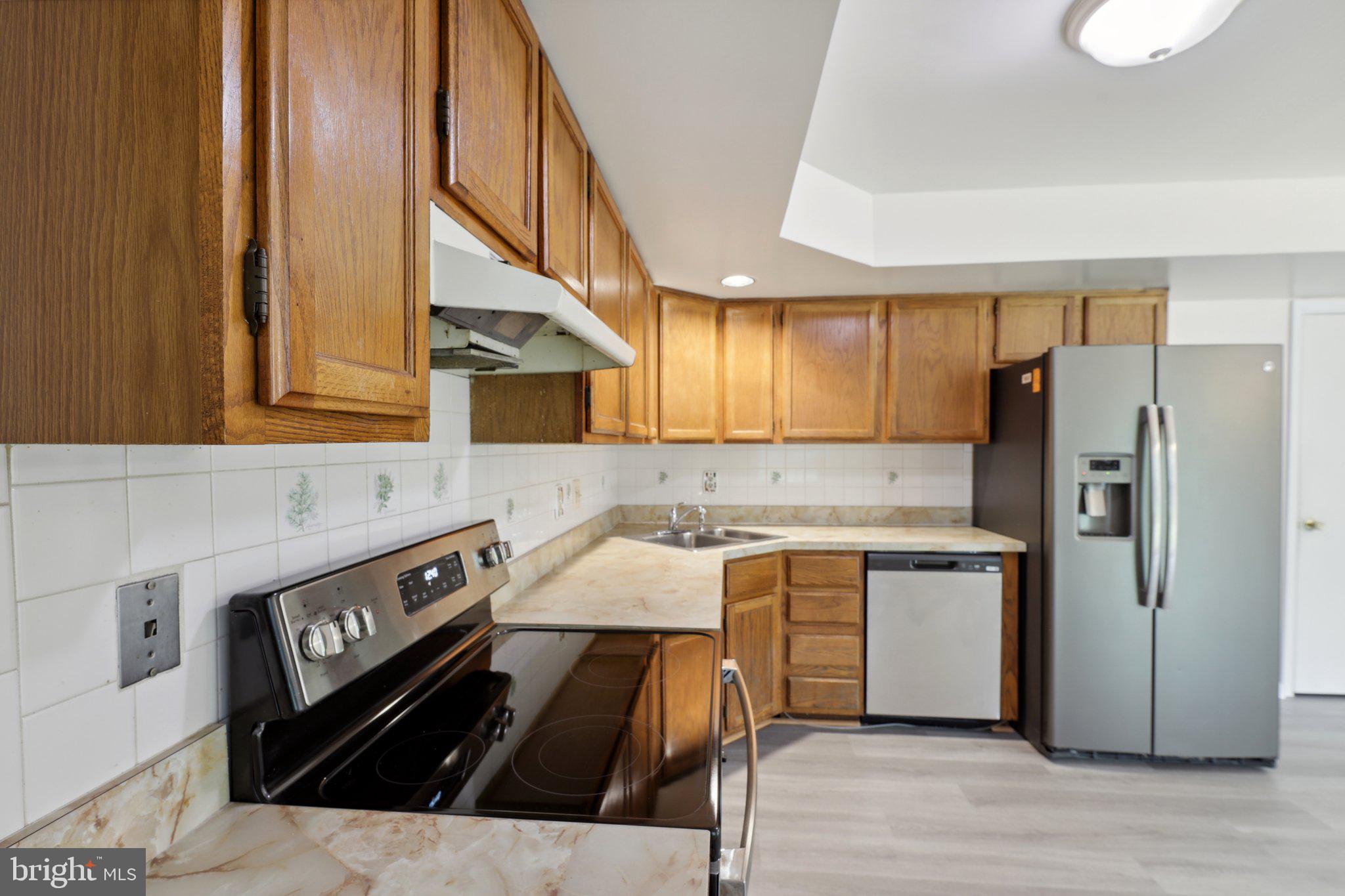 FOX RUN ESTATES - Residential