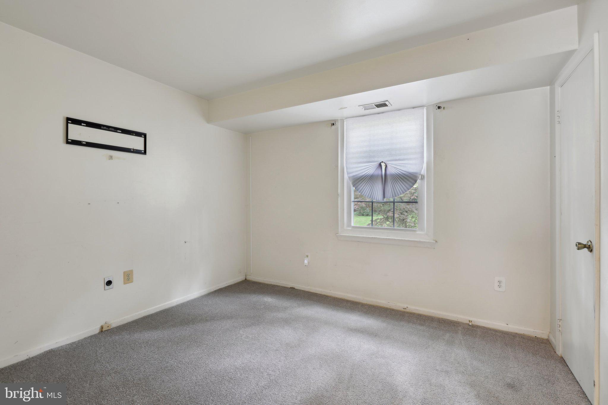 FOX RUN ESTATES - Residential