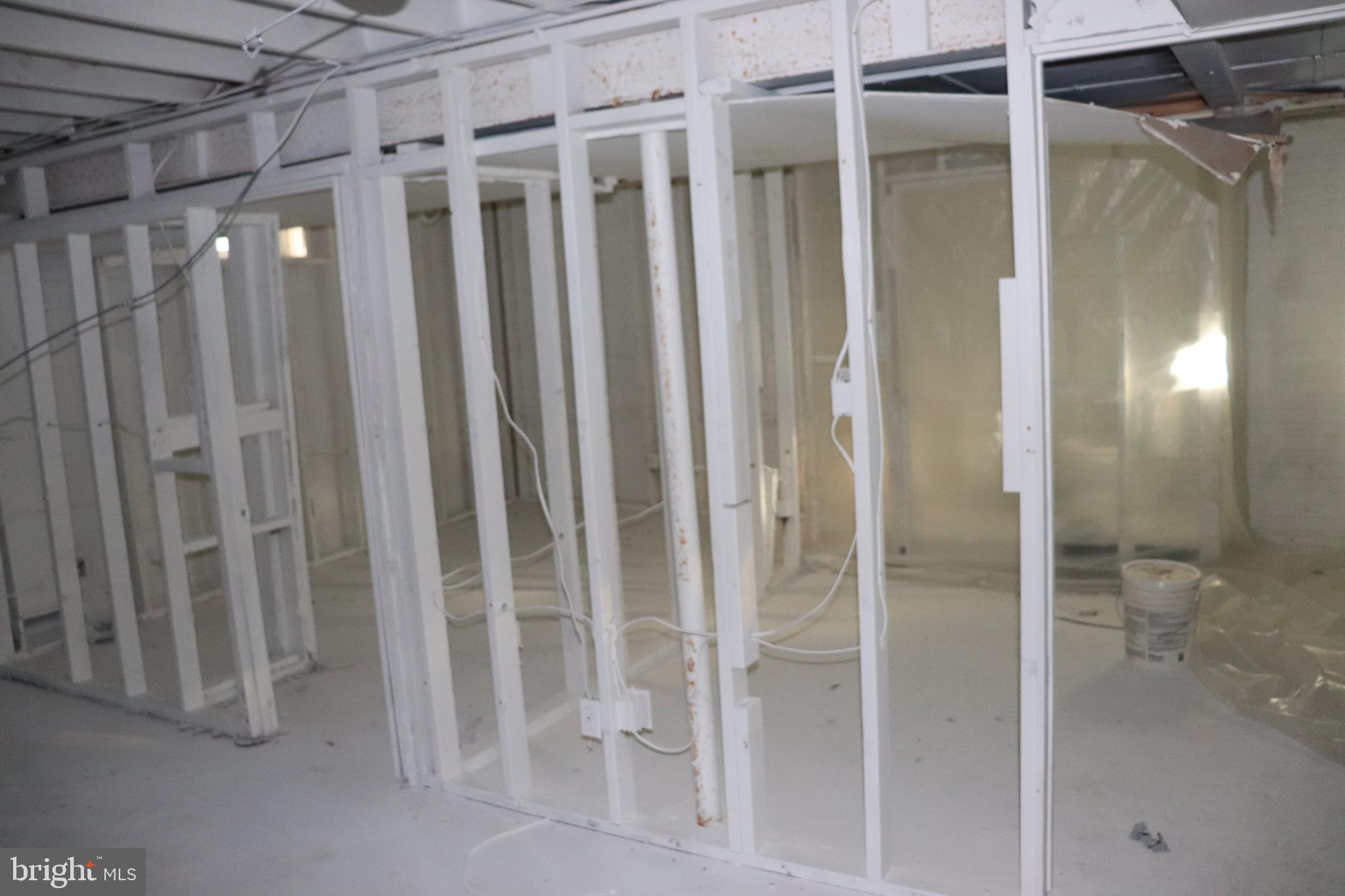 MIDDLE RIVER - Residential