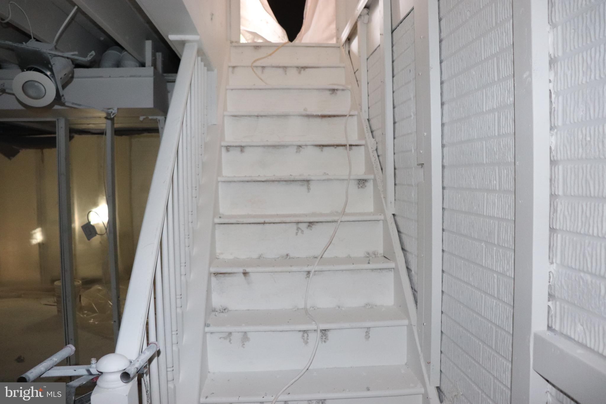 MIDDLE RIVER - Residential