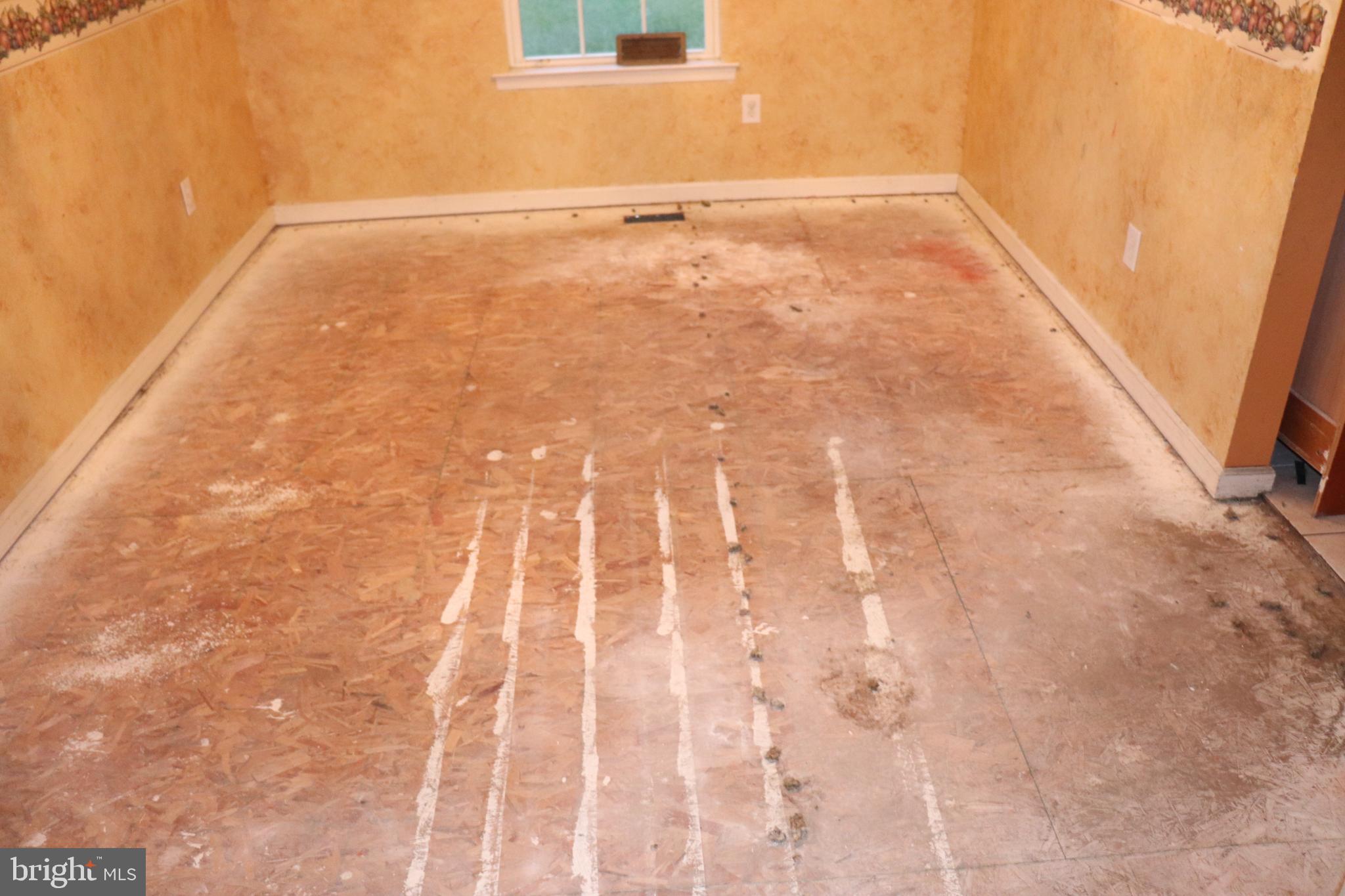 MIDDLE RIVER - Residential