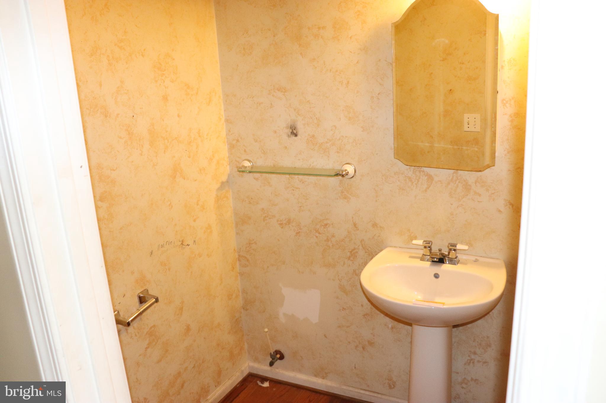 MIDDLE RIVER - Residential