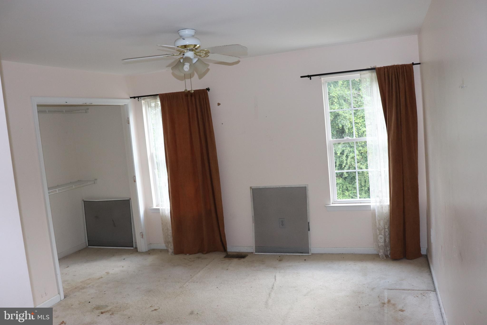 MIDDLE RIVER - Residential